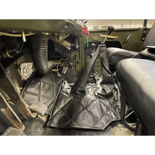 Утеплитель КПП и РК (коврик) под рычаги УАЗ 469, 3151 (поролон-ватин-винил/кожа) ромб